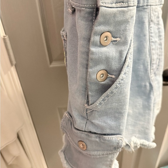 No Boundaries Light Blue Denim Overalls with Floral Embroidery Juniors XXL (19) - Picture 4 of 11